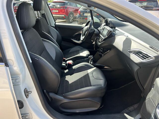 PEUGEOT 2008 ALLURE 1.2 E-THP AUTO SPANISH LHD IN SPAIN 58000 MILES 1 OWNER 2019